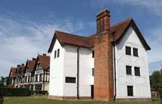 U3a Go to Queen Elizabeth Hunting Lodge.