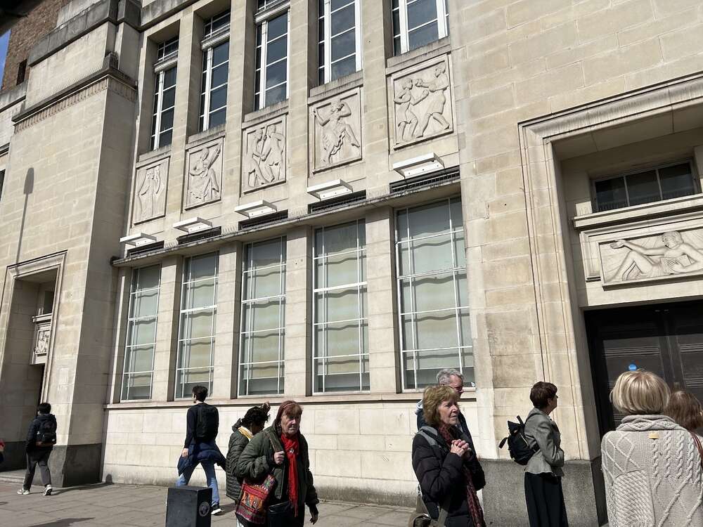 Visit to the Vehlo and Nuevo Cemeteries, Mile End